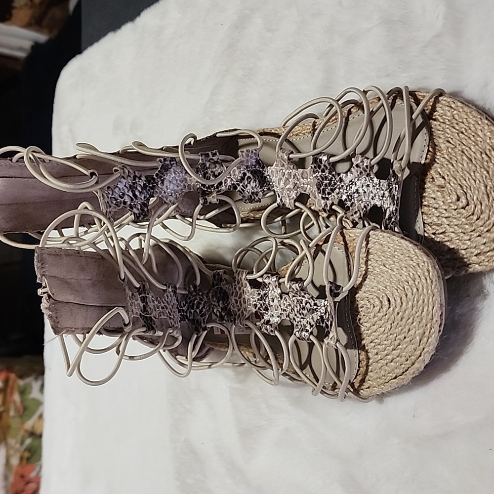 COPY - NEW WITH  TAGS WOMEN'S   DRESS SANDALS.